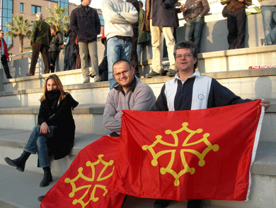 Suportaires occitans embé bandieras