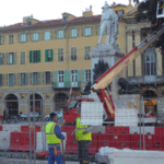 per anar travalhar, mi tòca traversar au quotidian plaça Galibardi