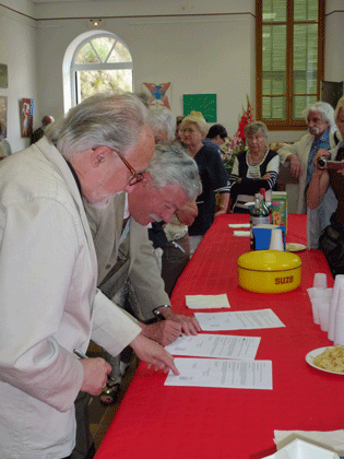 La firma de la convencion dins la sala dei fèstas